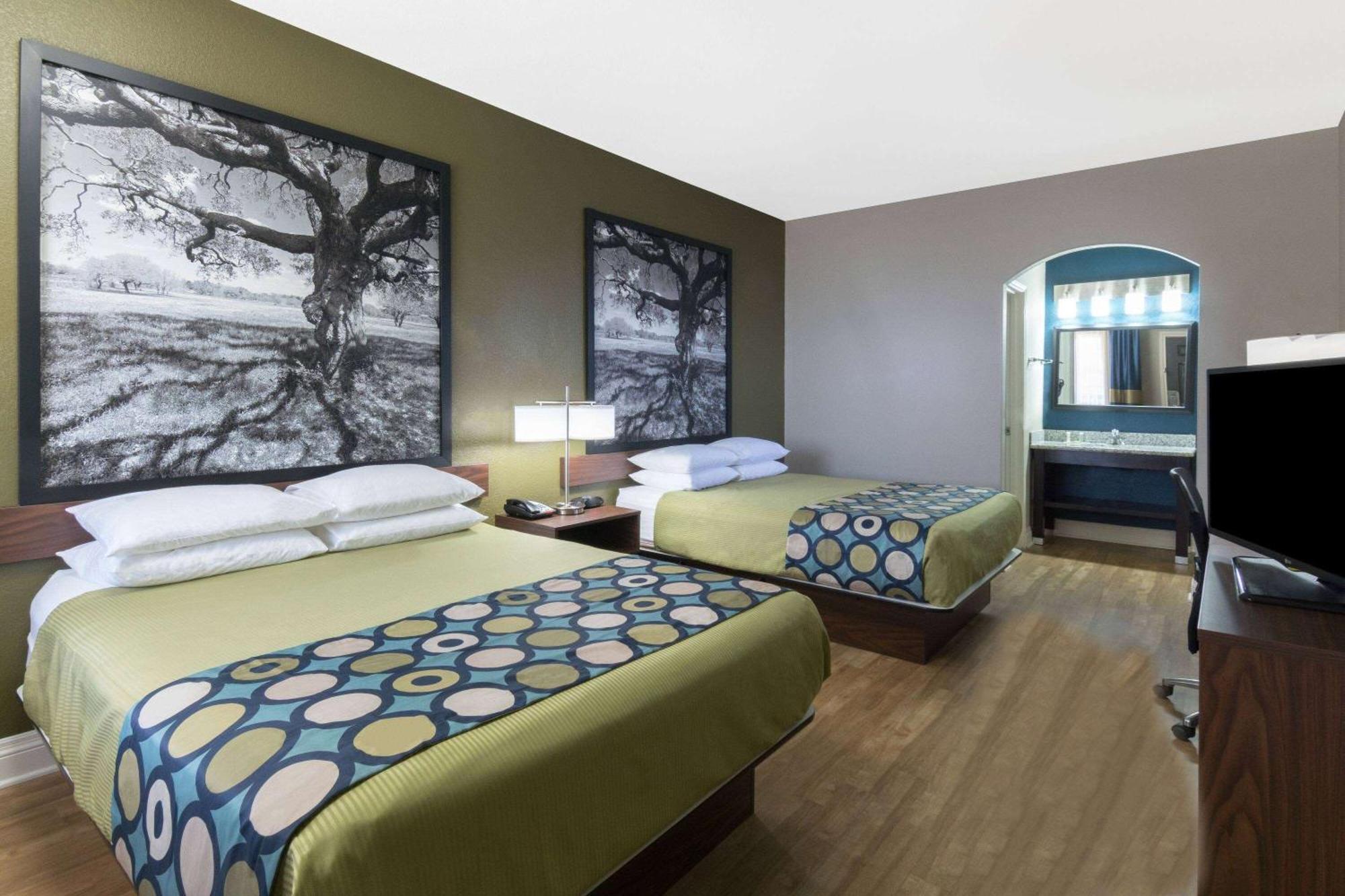 Super 8 By Wyndham San Antonio Near Fort Sam Houston Exterior photo